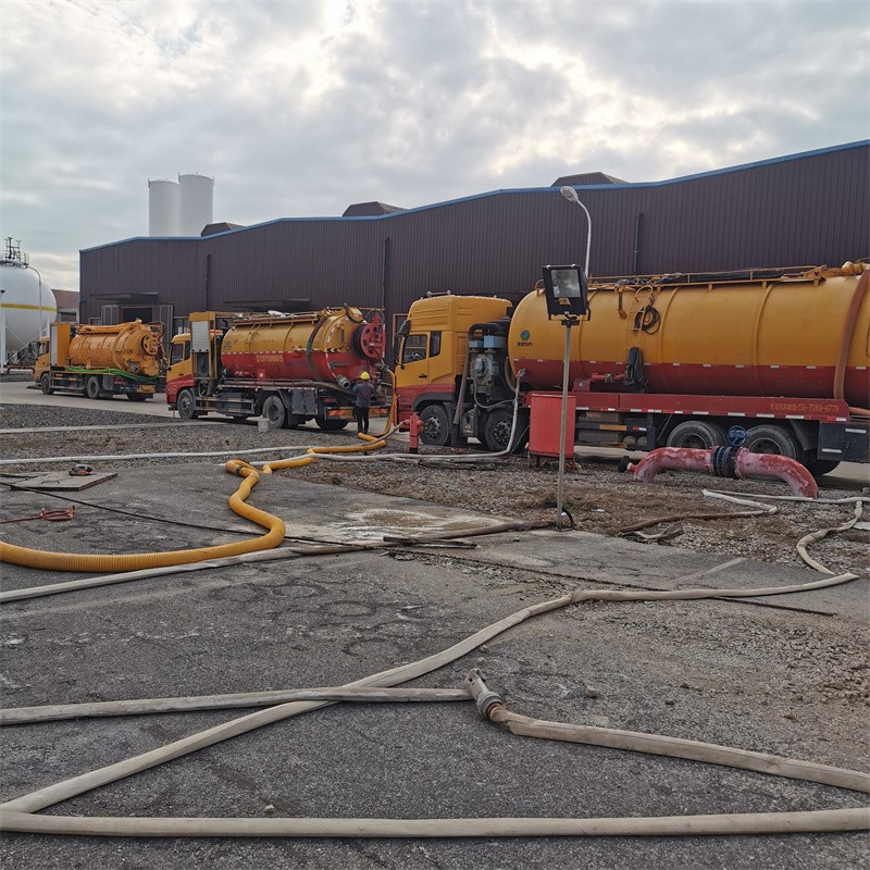 美溪污水池清理